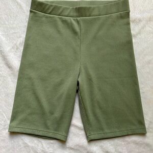 H & M bike shorts